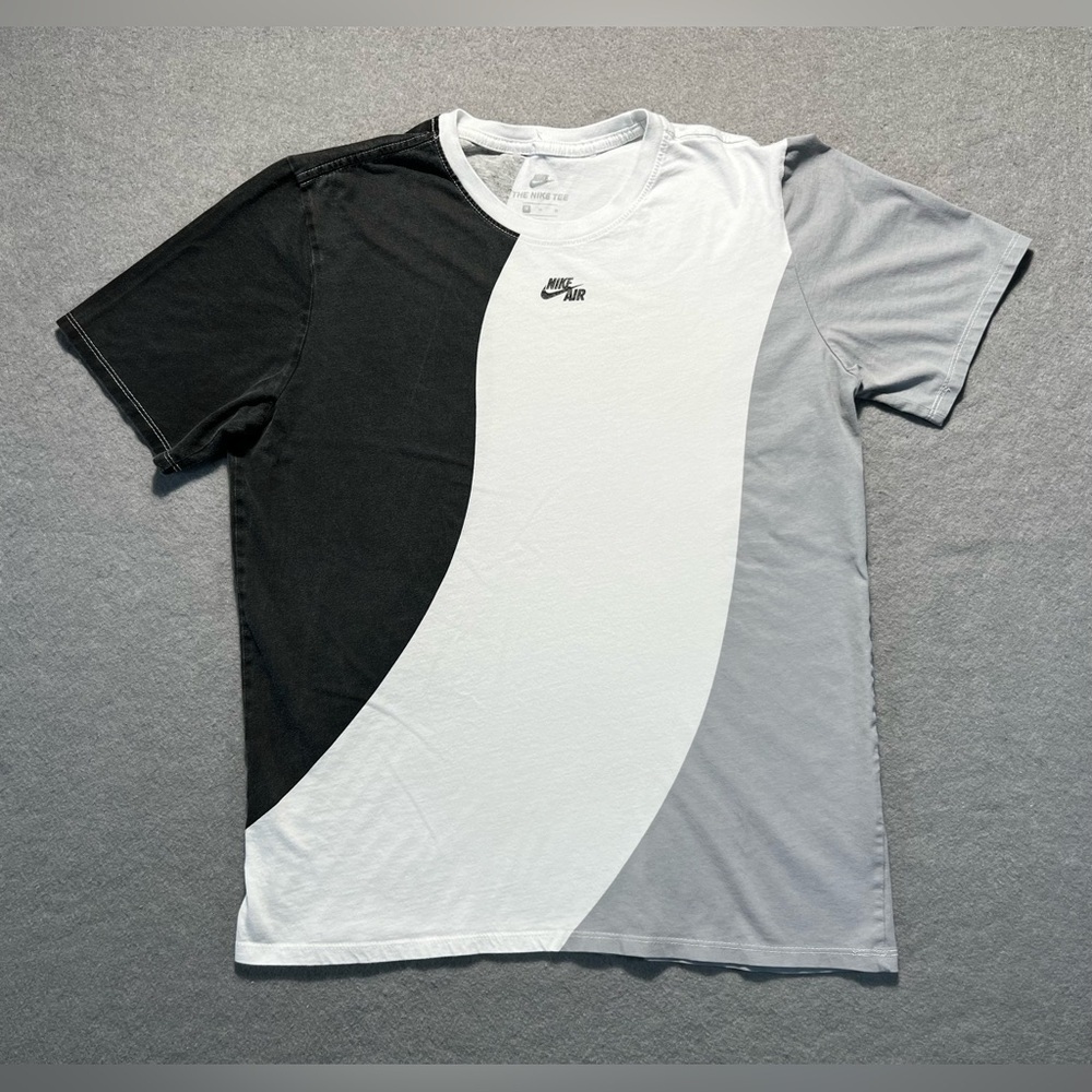Nike Air Men’s Medium T-Shirt Black Gray White Colorblock Logo Cotton